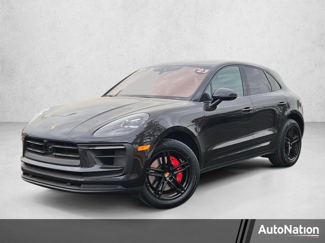 2023 Porsche Macan S AWD photo