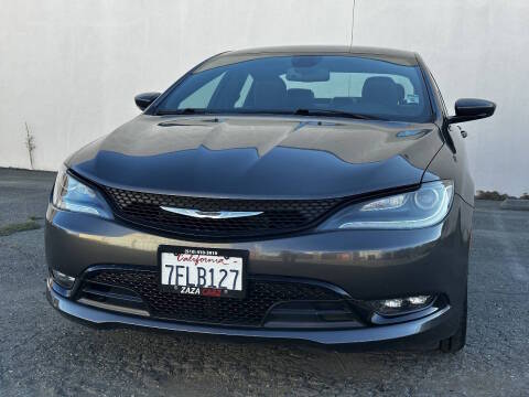 2015 Chrysler 200 S FWD photo