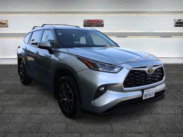 2021 Toyota Highlander XLE FWD photo