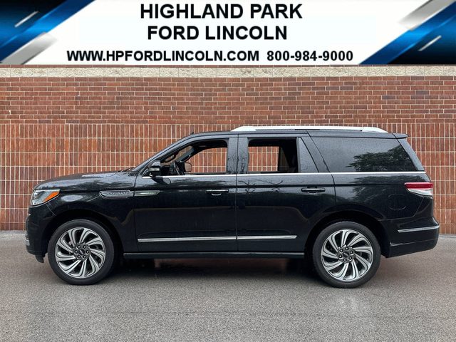 2023 Lincoln Navigator Reserve 4WD photo