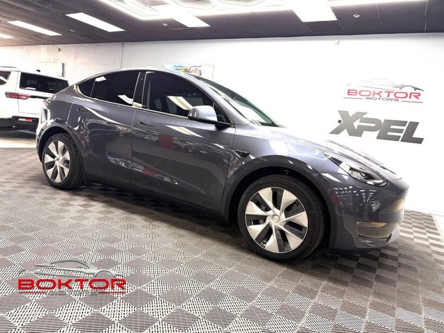 2020 Tesla Model Y Long Range AWD photo