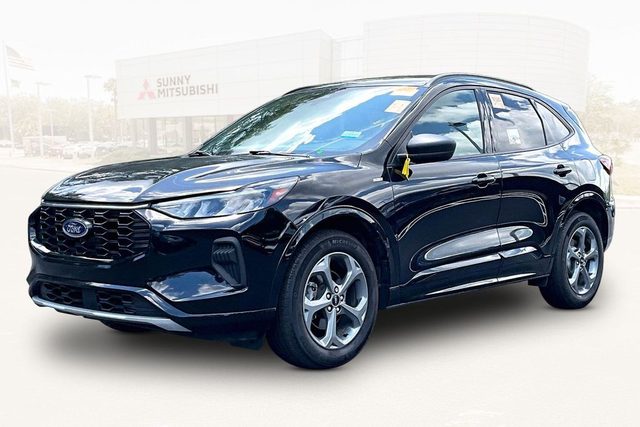 2023 Ford Escape ST-Line AWD photo