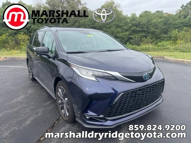 2023 Toyota Sienna XSE FWD photo