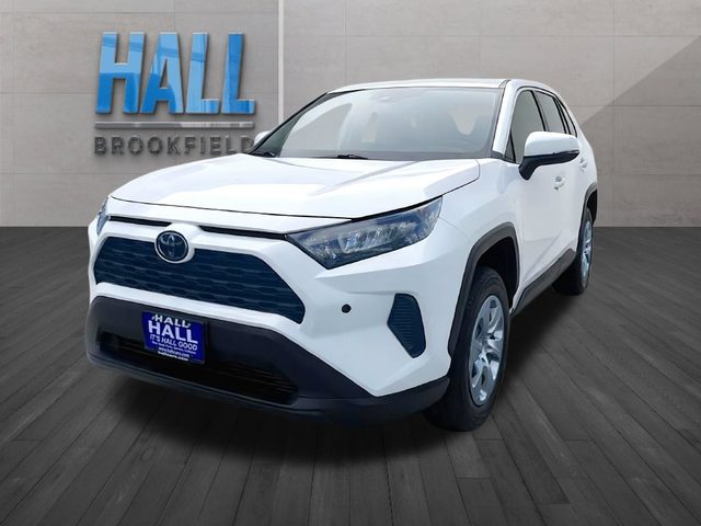 2022 Toyota RAV4 LE FWD photo