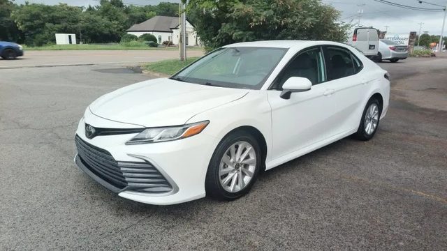 2023 Toyota Camry LE FWD photo