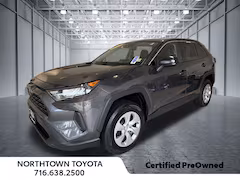 2022 Toyota RAV4 LE AWD photo