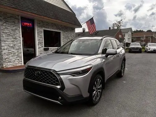 2023 Toyota Corolla Cross XLE AWD photo