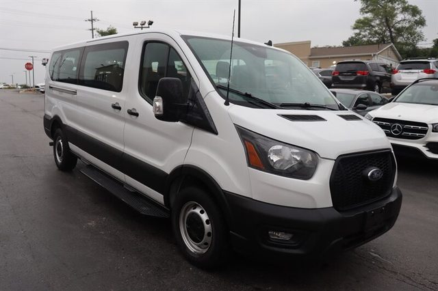 2021 Ford Transit Passenger Wagon XL RWD photo