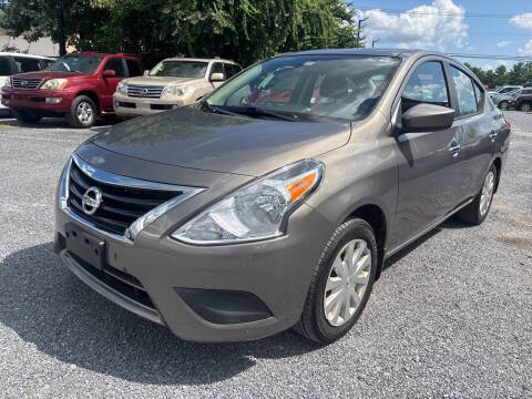 2015 Nissan Versa SV FWD photo