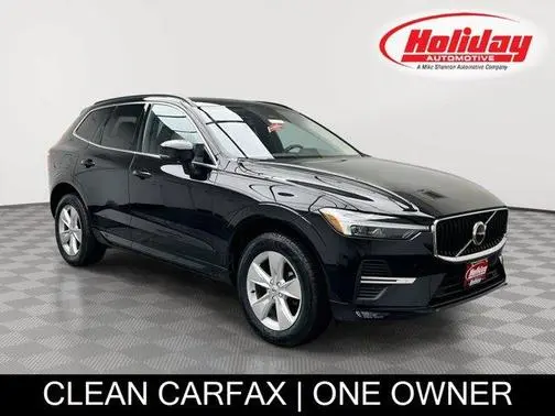 2022 Volvo XC60 Momentum AWD photo