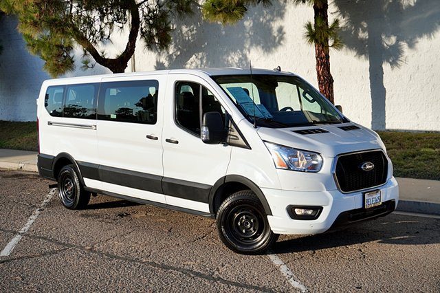 2022 Ford Transit Passenger Wagon XLT RWD photo