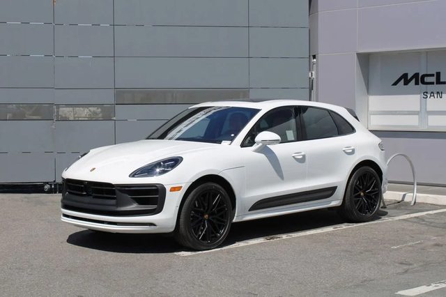 2023 Porsche Macan GTS AWD photo
