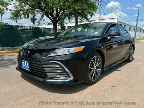 2023 Toyota Camry XLE V6 FWD photo