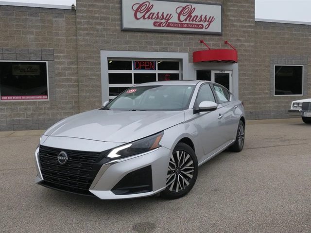 2023 Nissan Altima 2.5 SV AWD photo