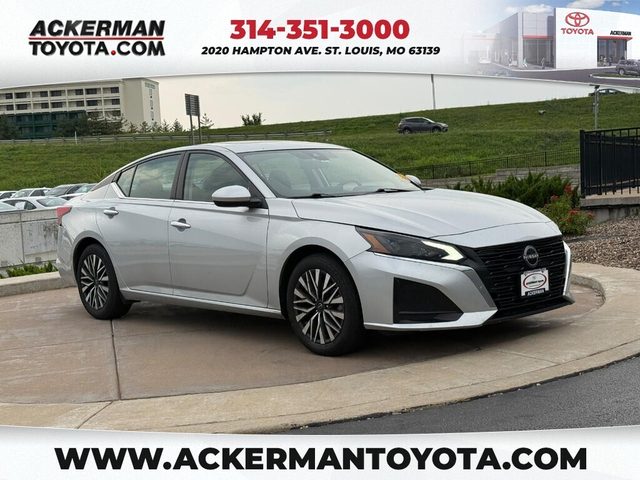2023 Nissan Altima 2.5 SV FWD photo