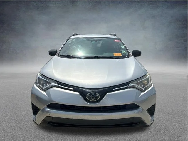 2017 Toyota RAV4 LE FWD photo
