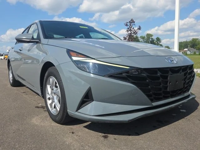 2021 Hyundai Elantra SE FWD photo