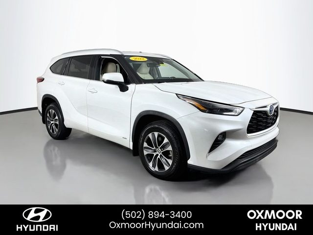 2022 Toyota Highlander Hybrid XLE AWD photo
