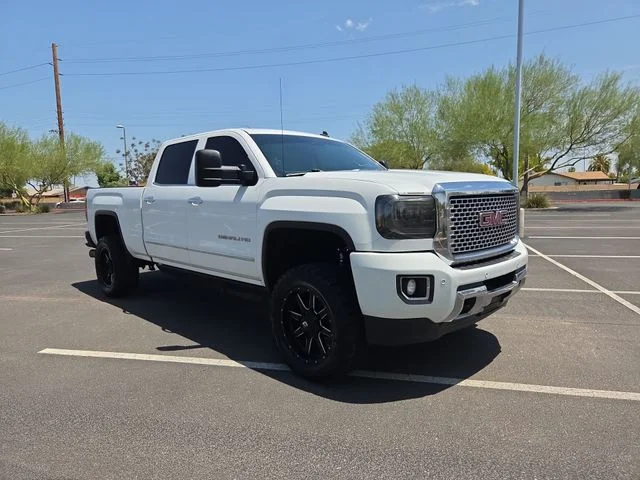 2015 GMC Sierra 2500HD Denali 4WD photo