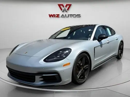 2018 Porsche Panamera 4 AWD photo