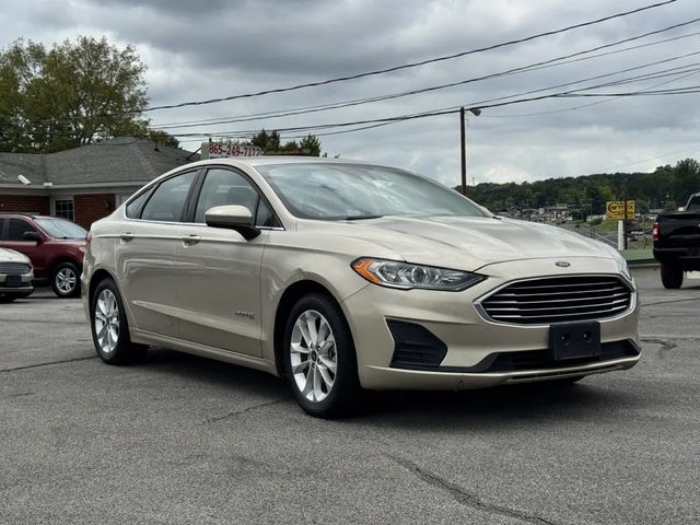2019 Ford Fusion SE FWD photo