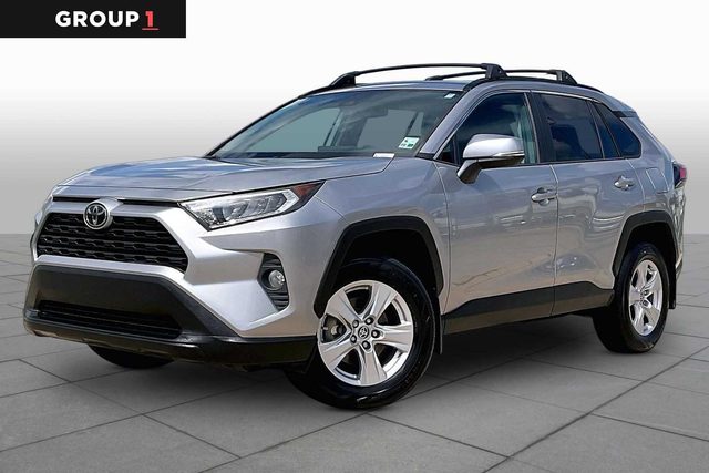 2021 Toyota RAV4 XLE FWD photo