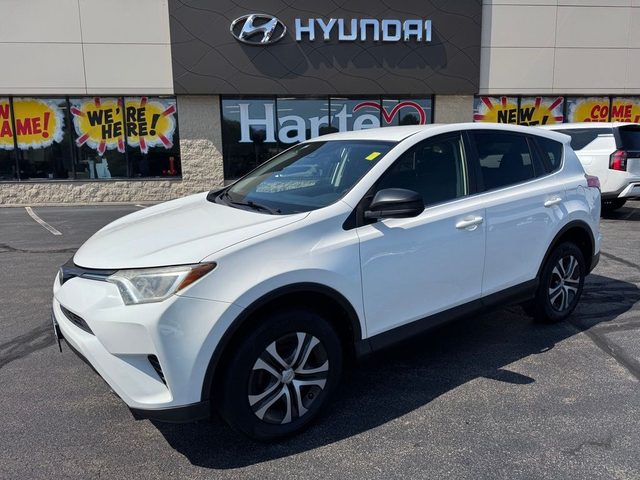 2018 Toyota RAV4 LE AWD photo