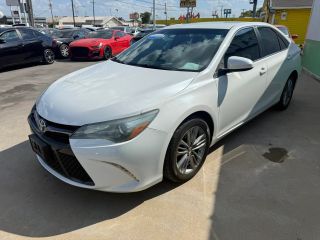 2016 Toyota Camry FWD photo