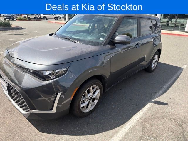 2023 Kia Soul LX FWD photo