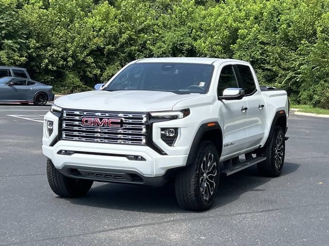 2023 GMC Canyon 4WD Denali 4WD photo