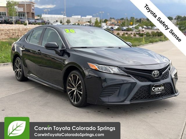 2020 Toyota Camry SE FWD photo
