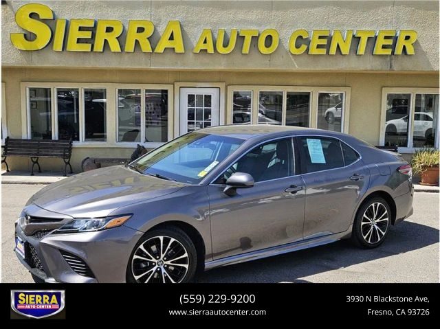 2018 Toyota Camry SE FWD photo