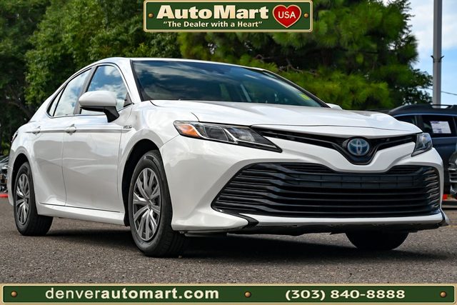 2020 Toyota Camry Hybrid LE FWD photo