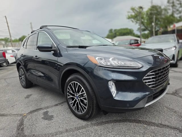2022 Ford Escape Titanium Plug-In Hybrid FWD photo