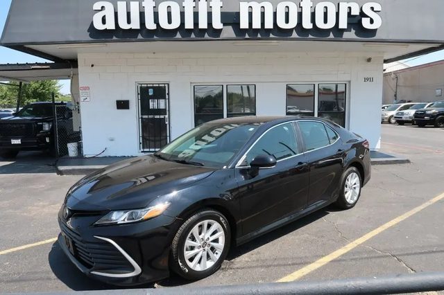 2023 Toyota Camry LE FWD photo