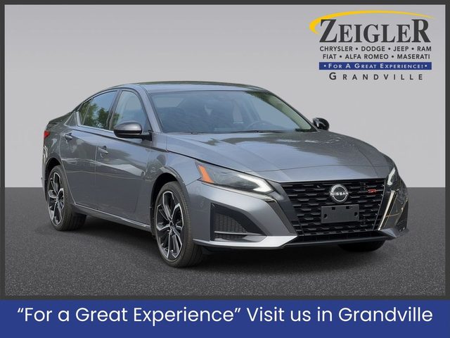 2023 Nissan Altima 2.5 SR AWD photo