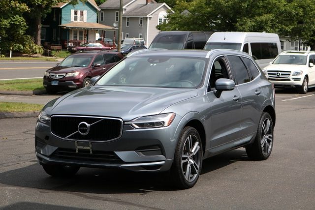 2019 Volvo XC60 Momentum AWD photo