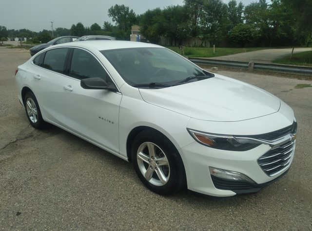 2023 Chevrolet Malibu LS FWD photo