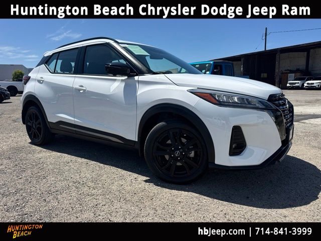 2022 Nissan Kicks SR FWD photo
