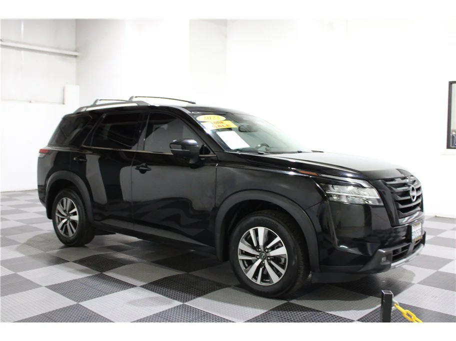 2022 Nissan Pathfinder SL FWD photo