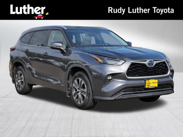 2023 Toyota Highlander Hybrid XLE AWD photo