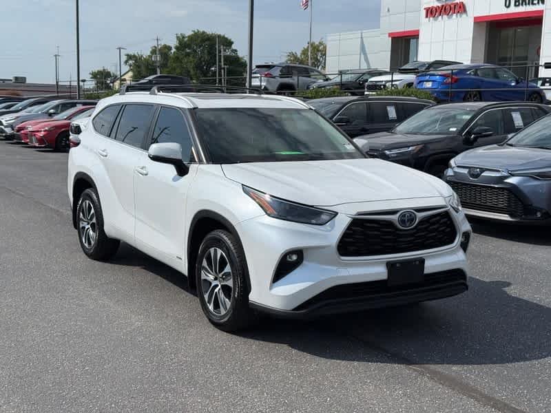 2023 Toyota Highlander Hybrid XLE AWD photo