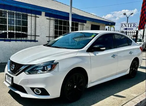 2017 Nissan Sentra SR FWD photo