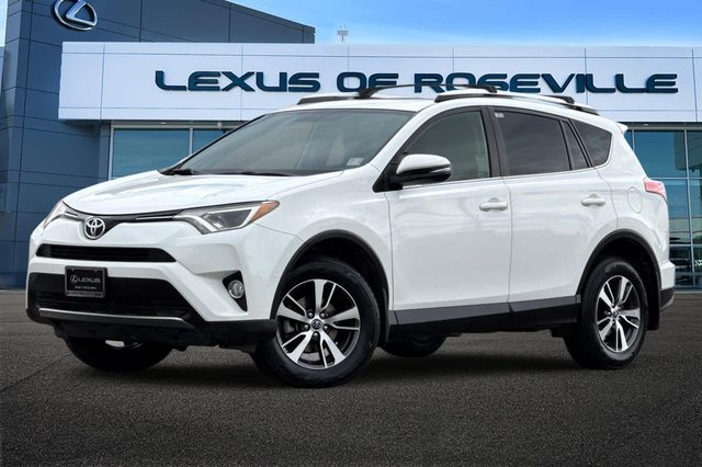2016 Toyota RAV4 XLE FWD photo