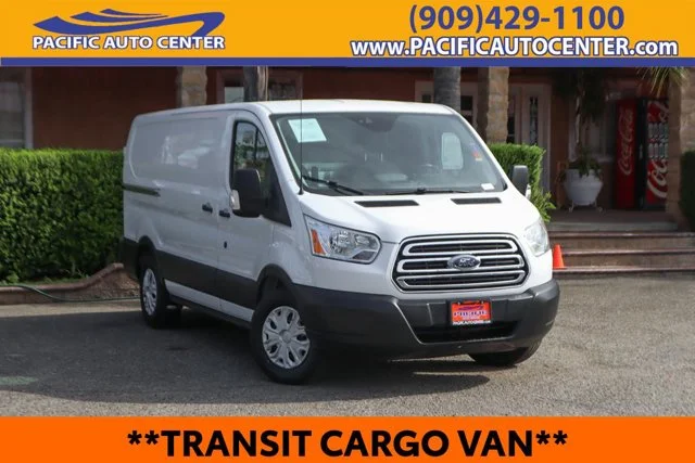 2019 Ford Transit Van  RWD photo