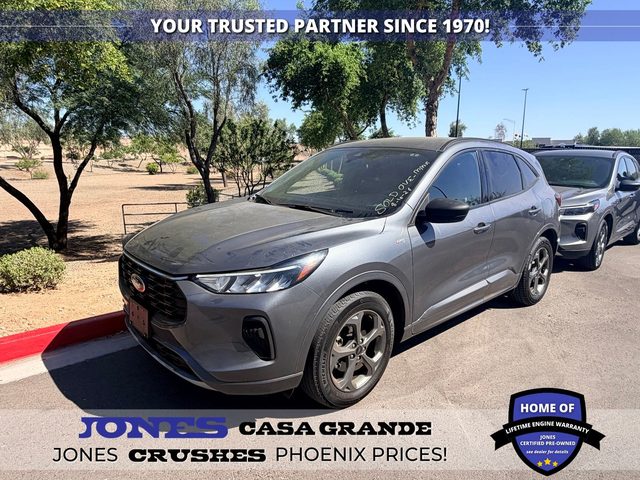 2023 Ford Escape ST-Line AWD photo