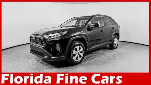 2020 Toyota RAV4 LE FWD photo