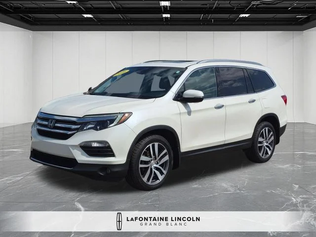 2016 Honda Pilot Touring AWD photo