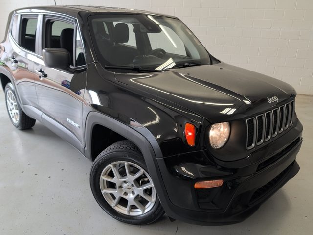 2023 Jeep Renegade Latitude 4WD photo