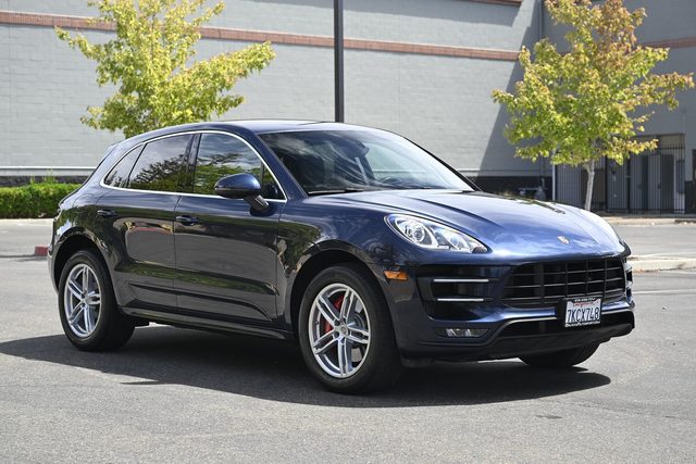 2015 Porsche Macan Turbo AWD photo
